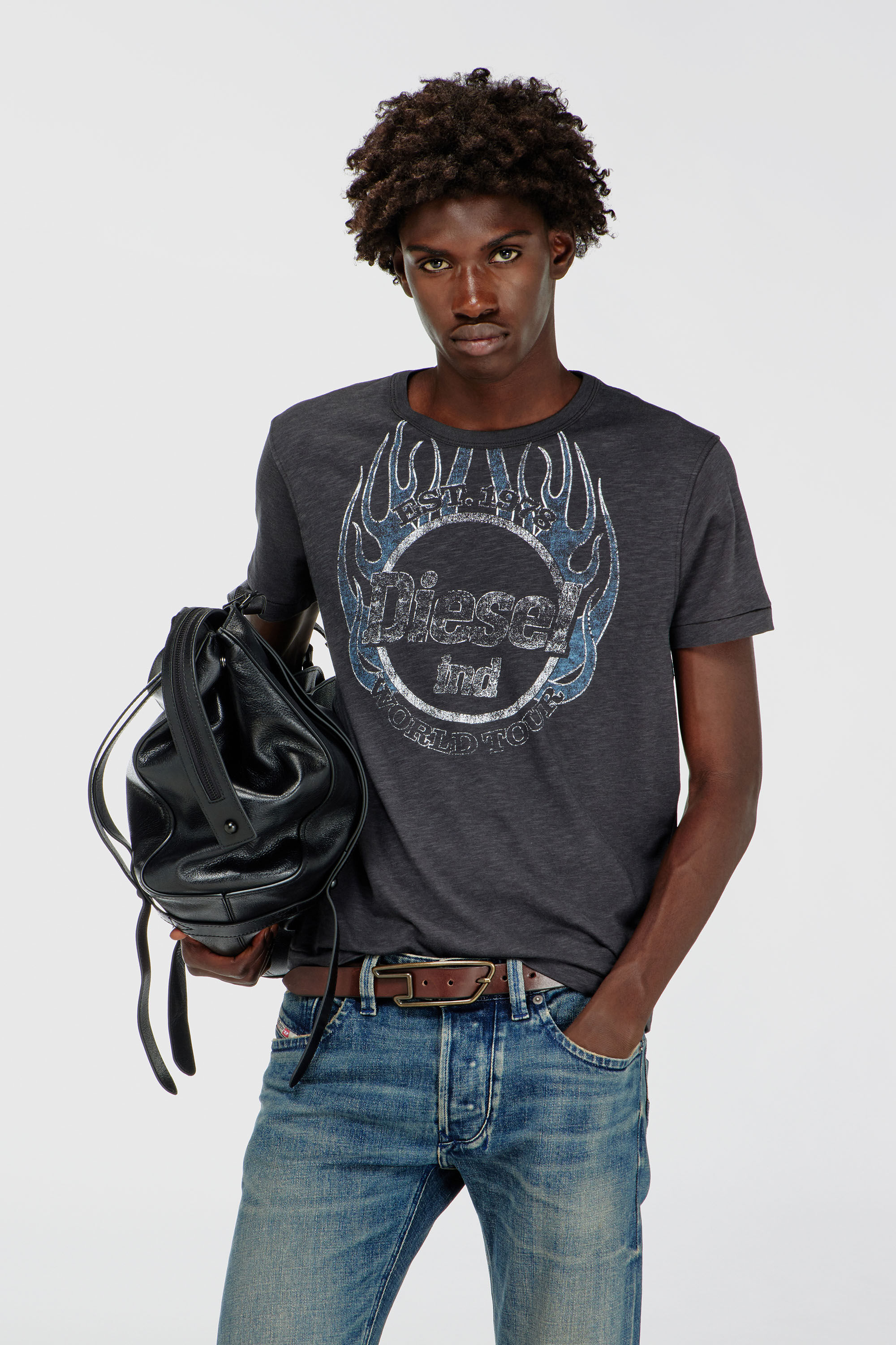 Diesel - T-NOTS, Man's T-shirt in slub-jersey with crack print in Dark grey - 3