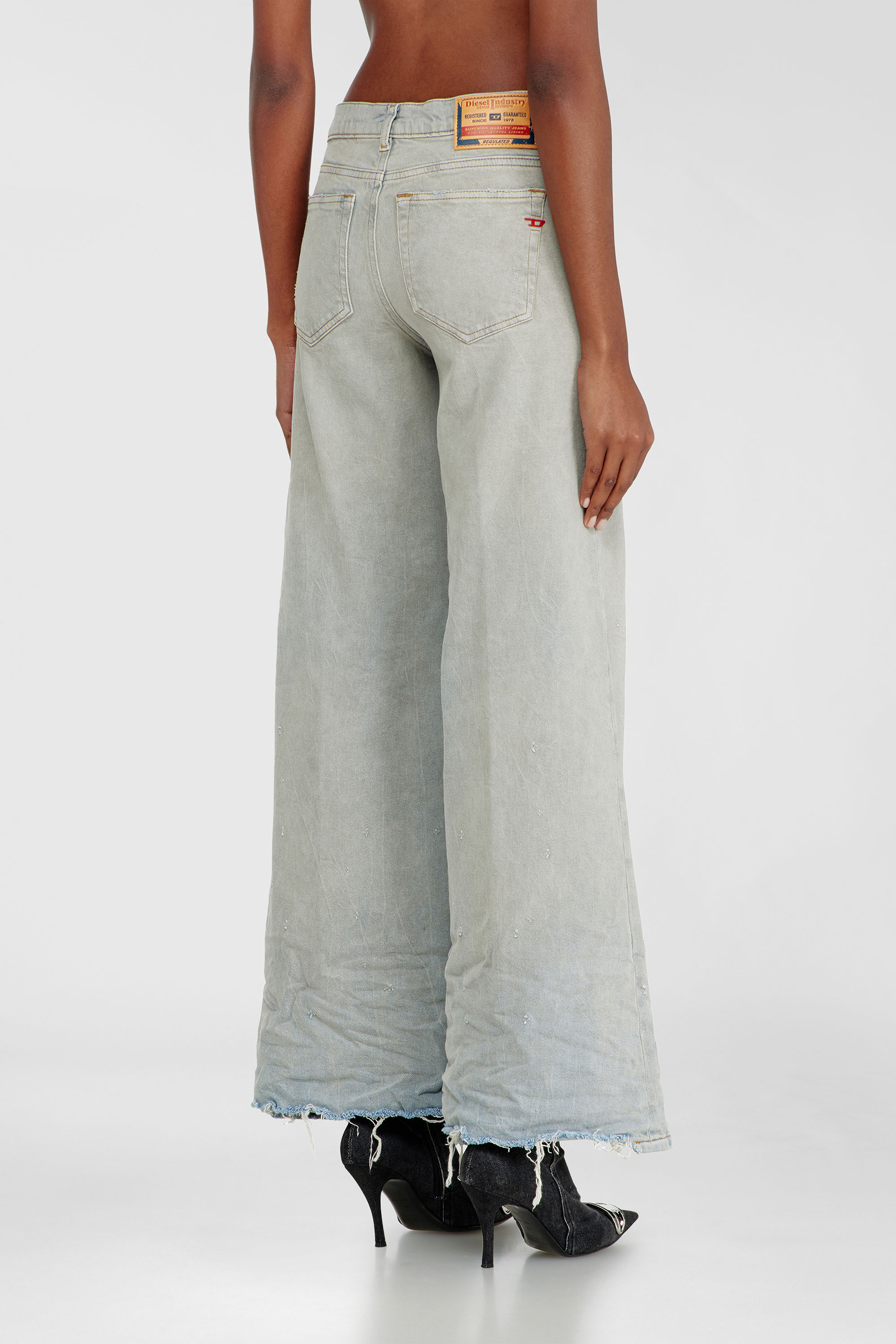 Diesel - Woman's Flare Jeans 1978 D-Akemi 09N47, Light Blue - 3