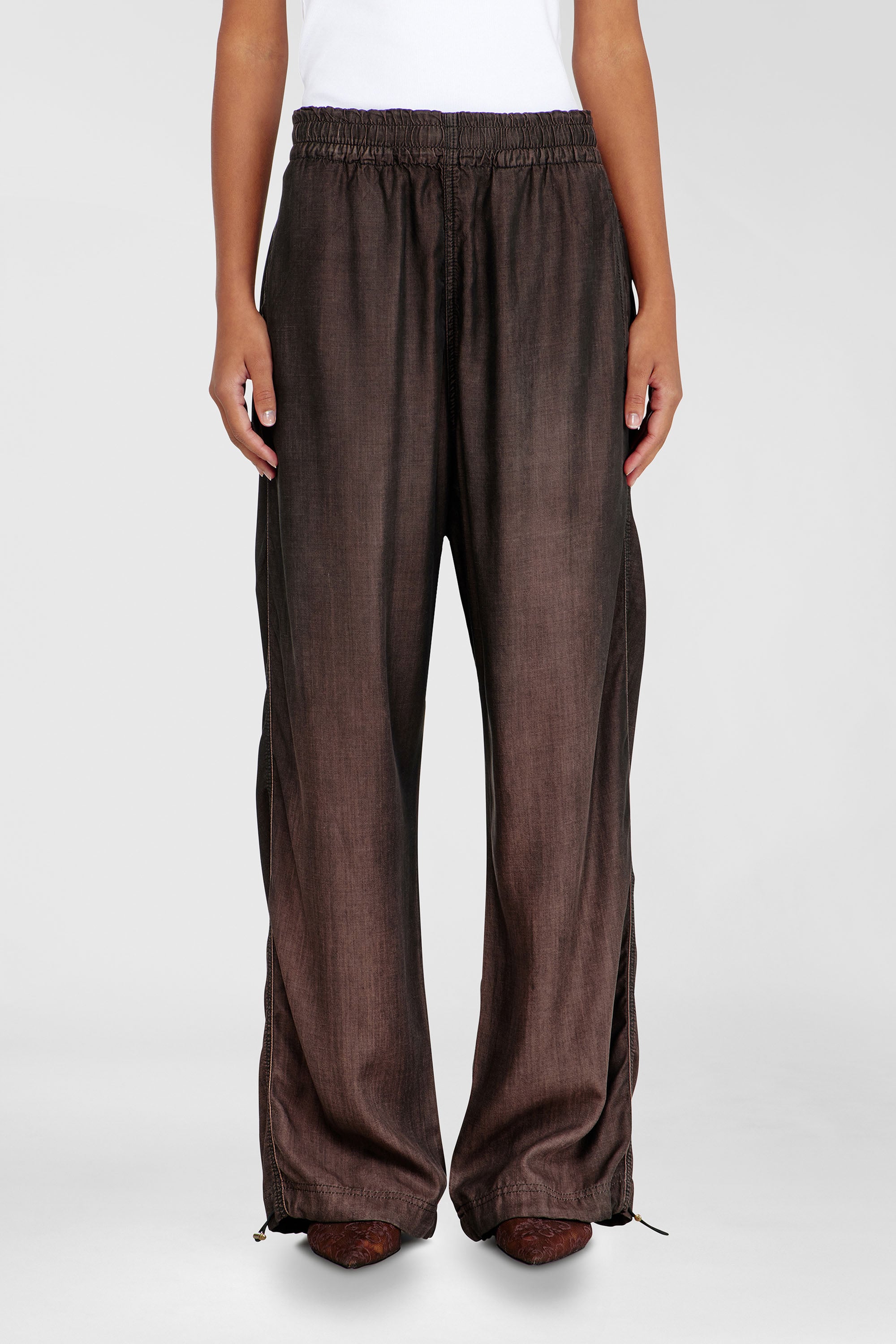Diesel - Unisex's Relaxed Jeans D-Roder 068YF, Dark Brown - 2