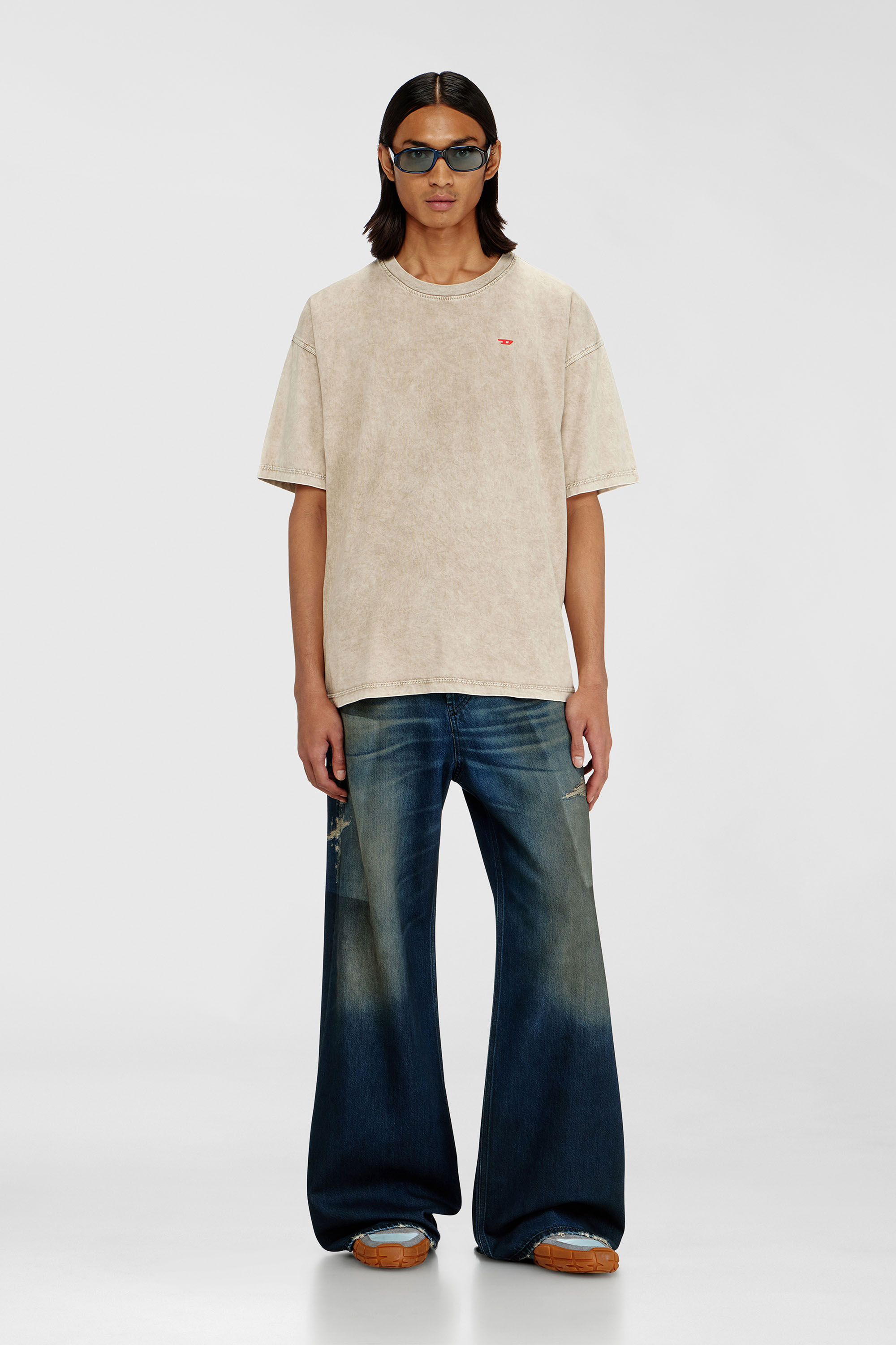 Cotton T-shirt with treated effect