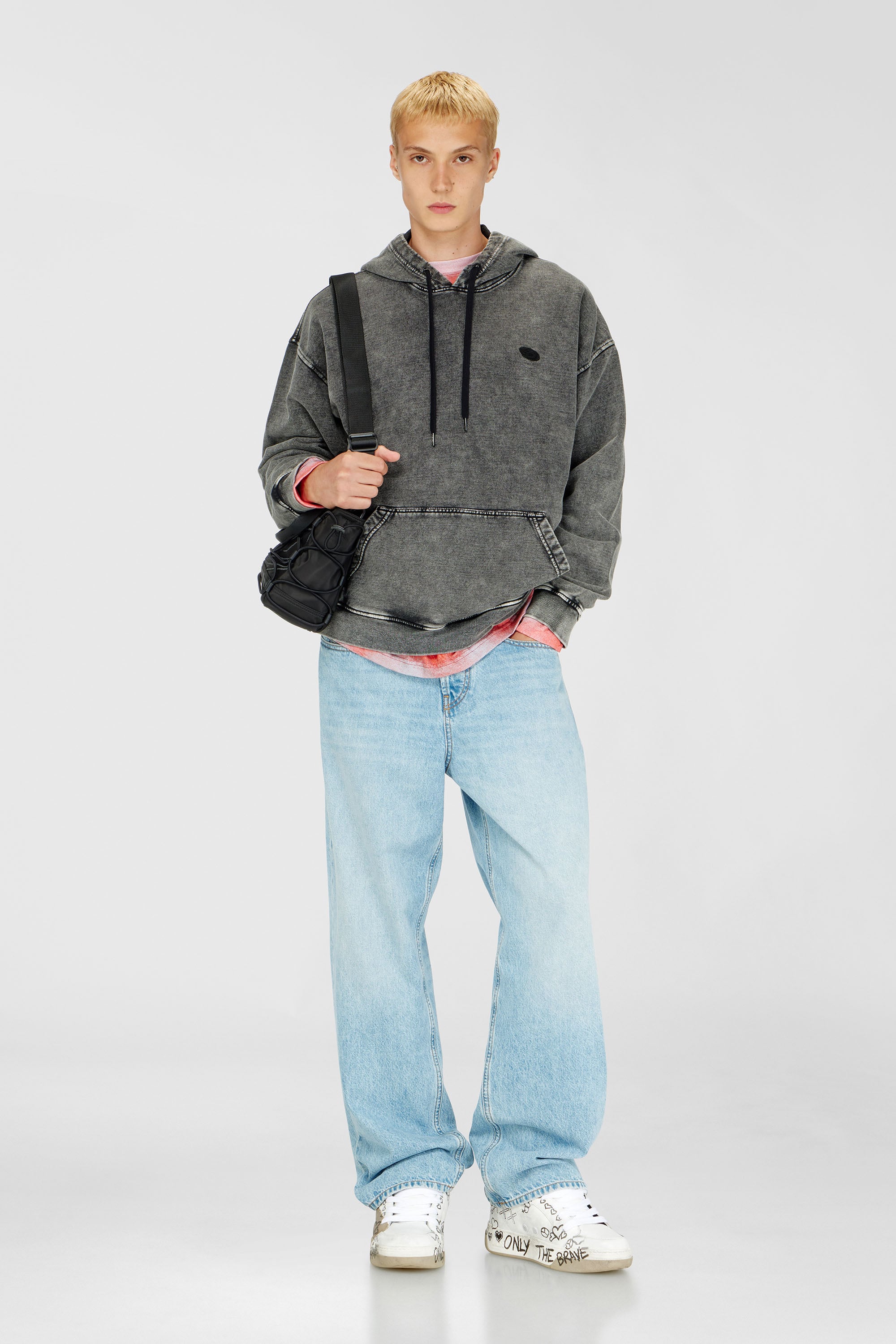Hoodie with raw-cut back patch