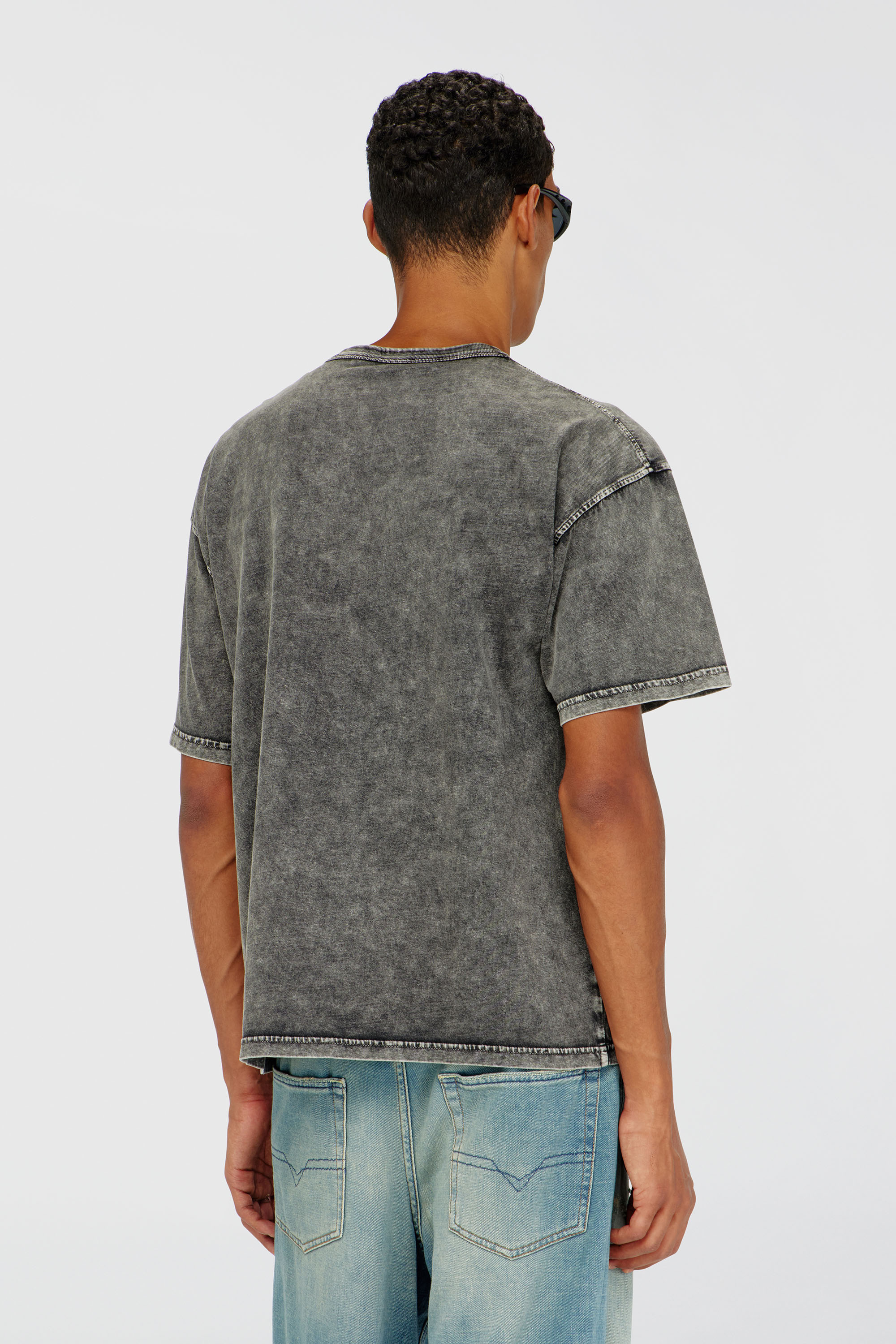 Diesel - T-BOXT-DEN, Man's Relaxed cotton T-shirt with Oval D applique in Black - 4